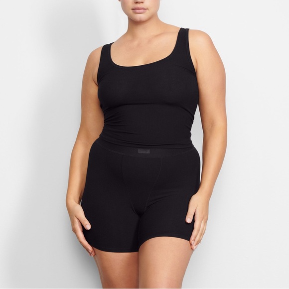 SKIMS Tops - 🖤SKIMS SOFT LOUNGE RIB TANK TOP ONYX XXS S M
